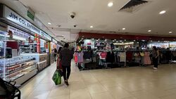 Lucky Plaza (D9), Retail #485236581